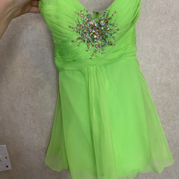 ALYCE Lime Green Formal Dress - Picture 1 of 6